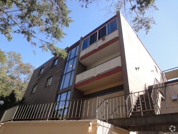 Building Photo - 89 Beaconsfield Rd