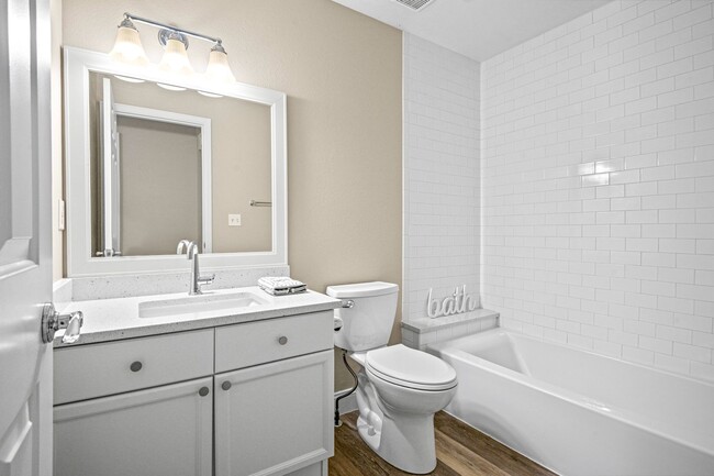 Foto del edificio - Evolve Real Estate: Beautifully Updated 2 ...