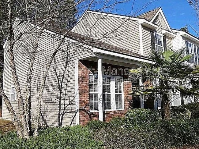 Building Photo - 1100 Elm Hall Cir