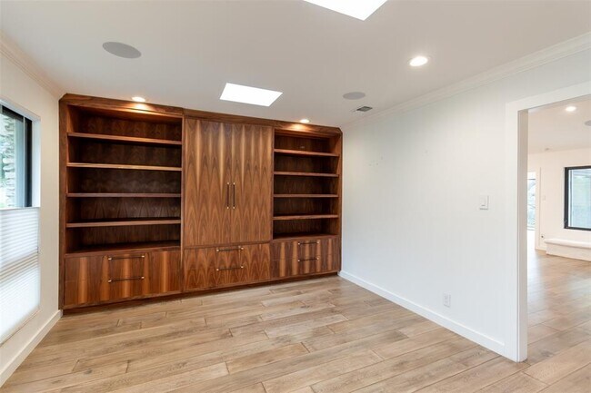 Foto del edificio - 1806 Barton Pkwy