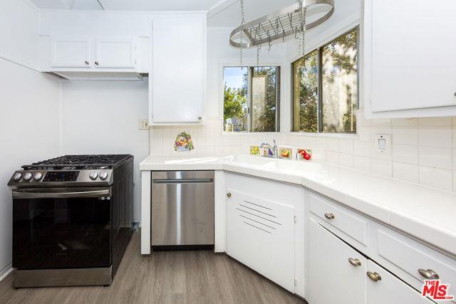 Foto del edificio - 8595 Higuera St