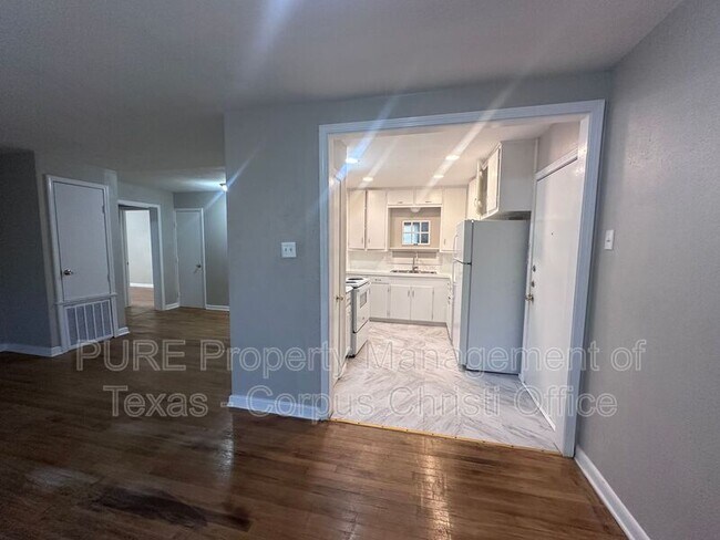 Foto del edificio - 538 Chase Dr