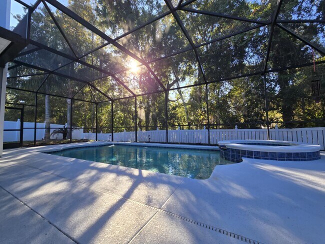 Foto del edificio - 637 Grand Parke Dr