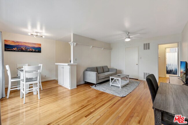 Foto del edificio - 4035 Inglewood Blvd