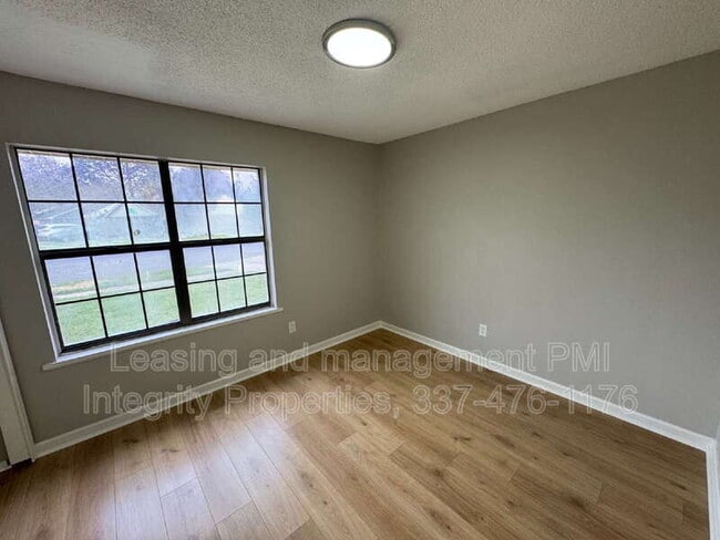 Building Photo - 409 Marseilles Dr