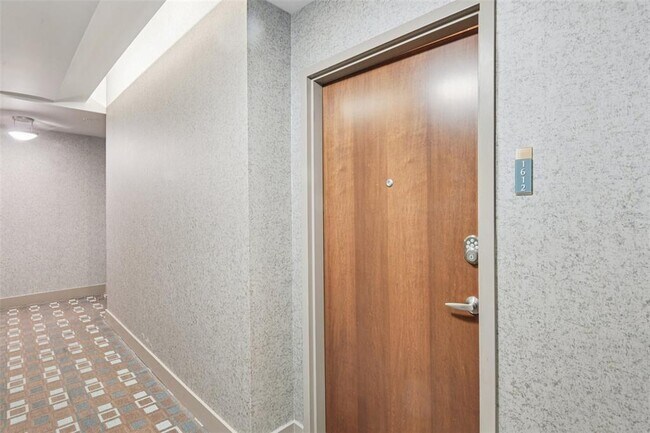 Foto del edificio - 777 N Ashley Dr