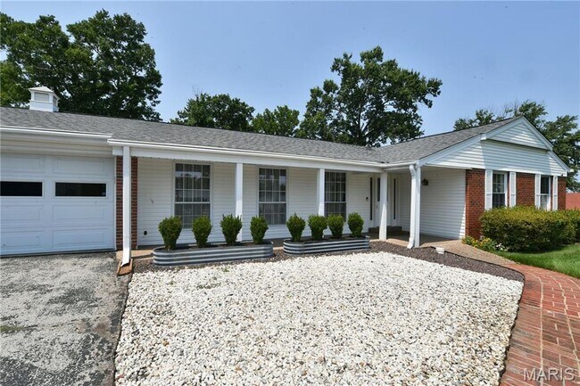 Foto del edificio - 965 Orchard Lakes Dr