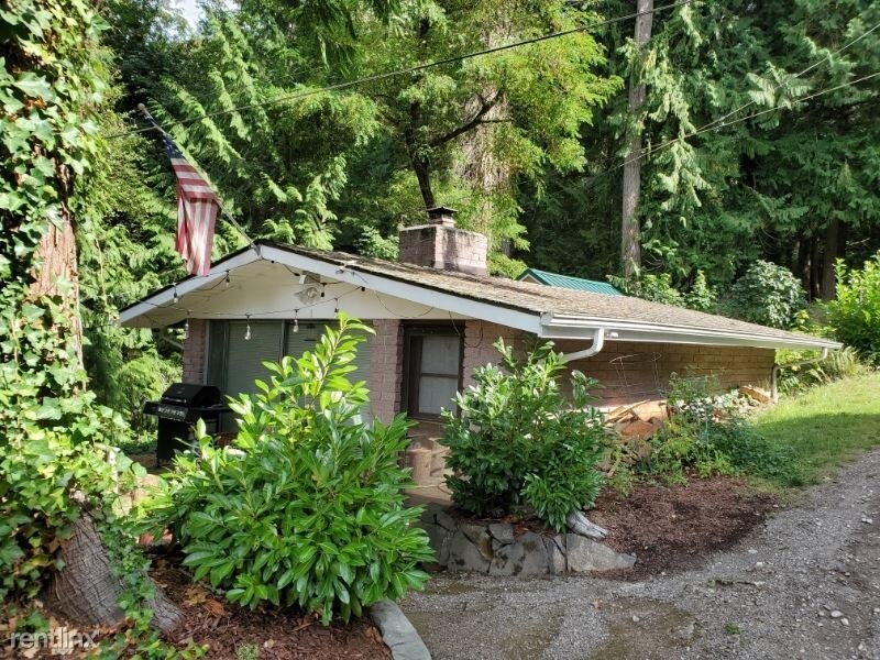 Foto principal - 3227 E Ames Lake Dr NE