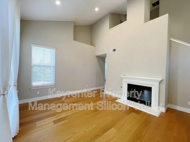 Building Photo - 5765 Chambertin Dr