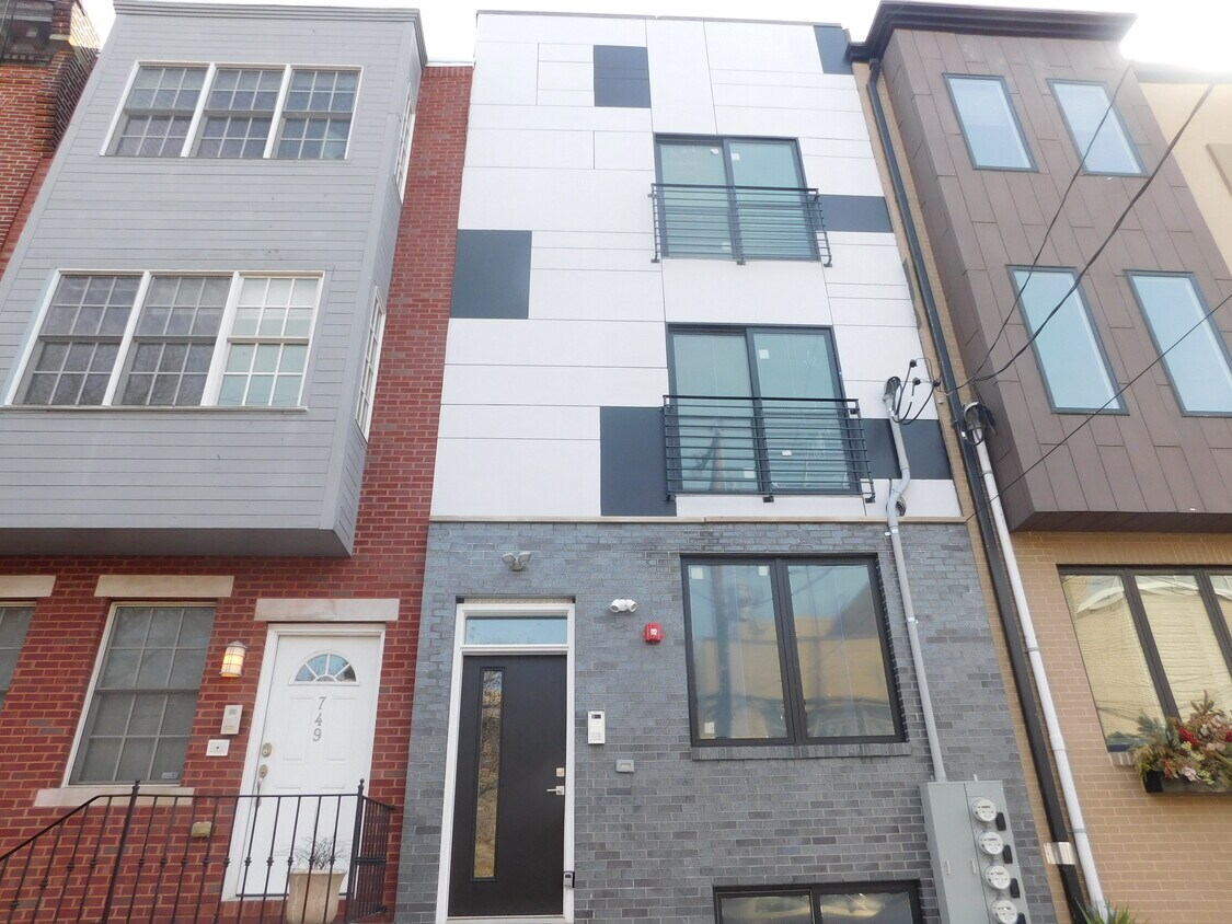 Primary Photo - 751 S 17th St