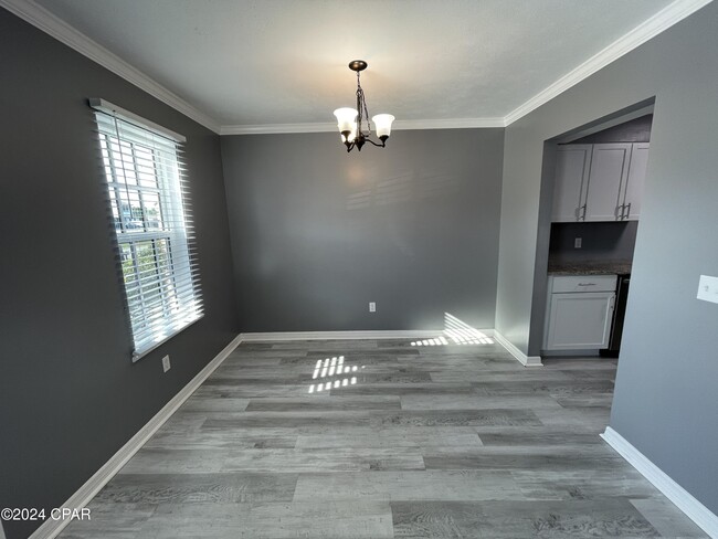 Building Photo - 127 Parker Village Cir