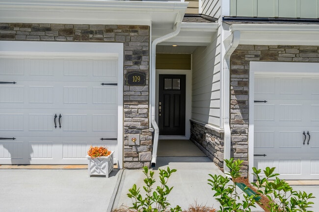 Foto del edificio - 109 Alluvium Ln