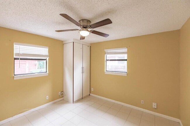 Foto del edificio - 1786 SW 22nd St