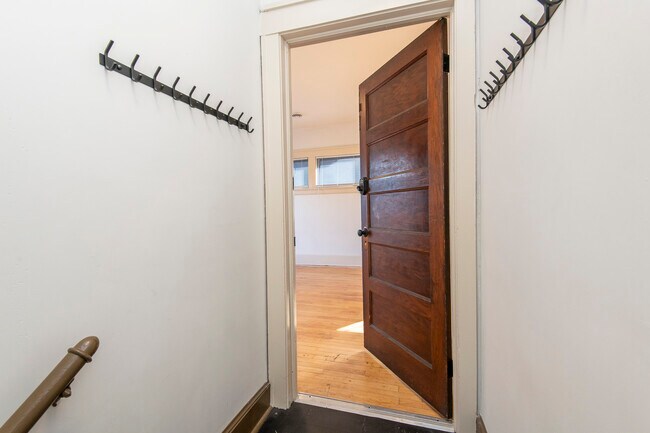 Entryway - 2415 N Murray Ave