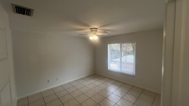 Foto del edificio - 5470 16th Pl SW