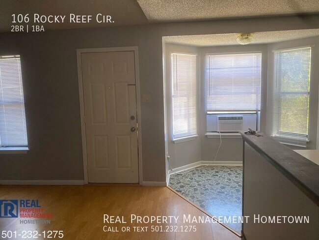 Building Photo - The Perfect 2BR 1BA duplex for you off of ...