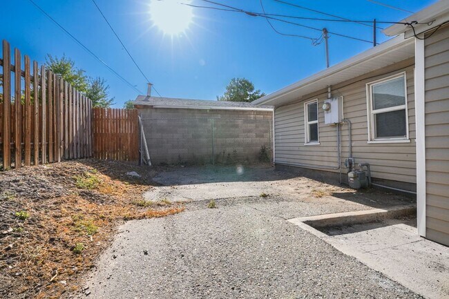 Building Photo - 8927 W 2800 S