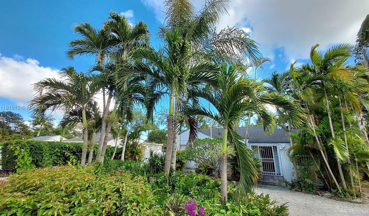 Primary Photo - 5842 SW 60th St