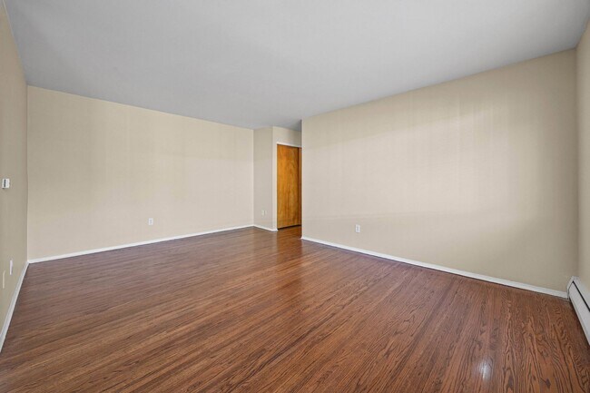 Building Photo - 154 Woodhill Dr