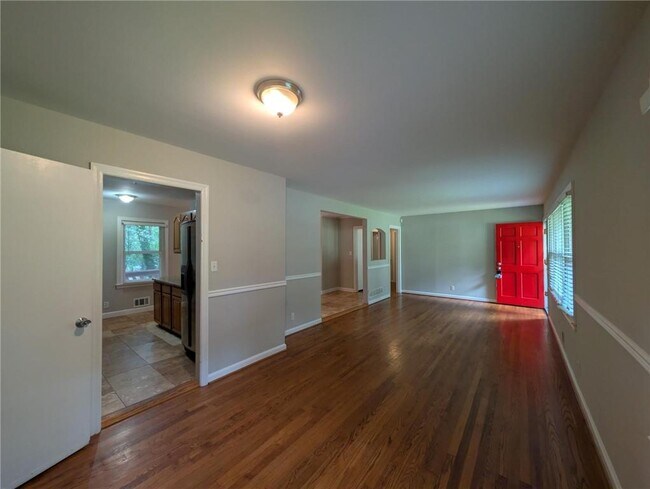 Foto del edificio - 1061 Homewood Ct