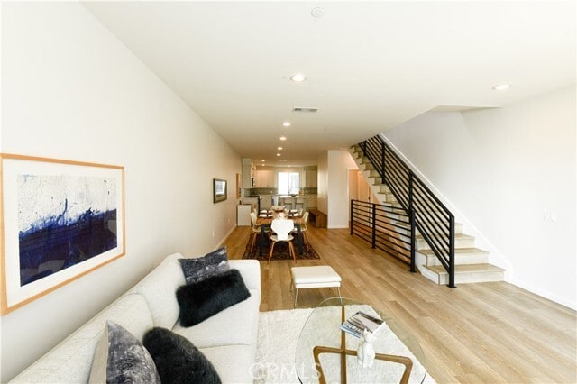 Foto del edificio - 15820 S Vermont Ave