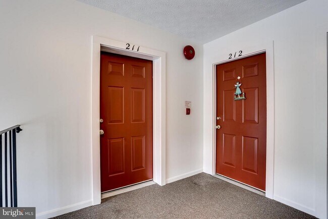 Foto del edificio - 6205 Sandpiper Ct