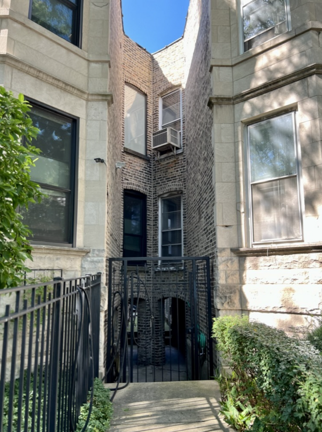 658 W Belden Ave Chicago Il 2326-1 W Belden Ave Unit #1, Chicago, IL 60647 - 2326-1 W Belden Ave