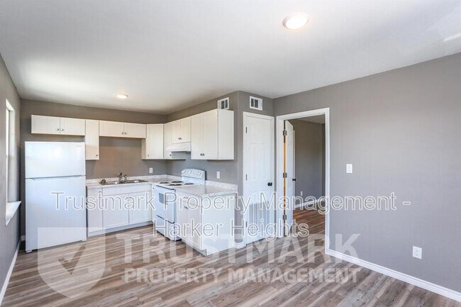 Foto del edificio - 501-504 Root Ave