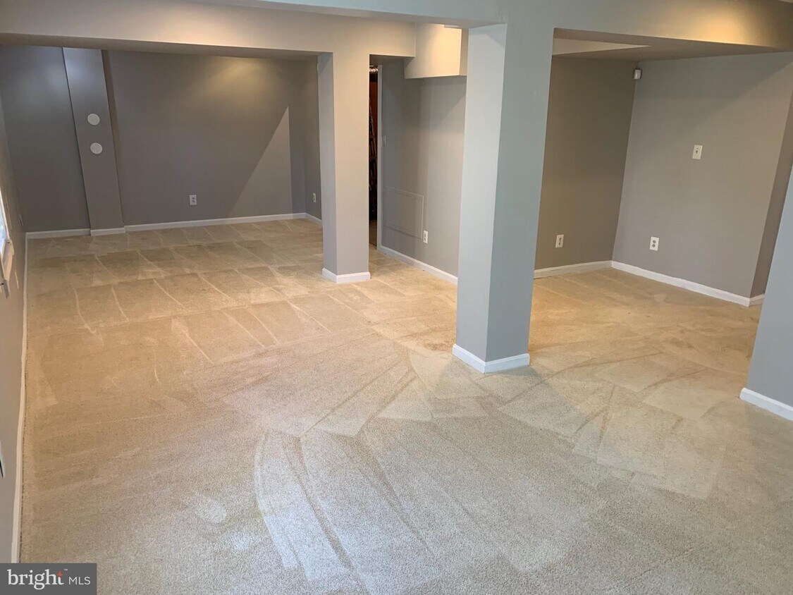 Foto principal - 411 Maple Ct