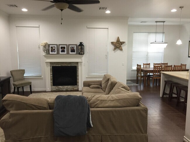 Foto del edificio - 3425 W Lapoint Ct