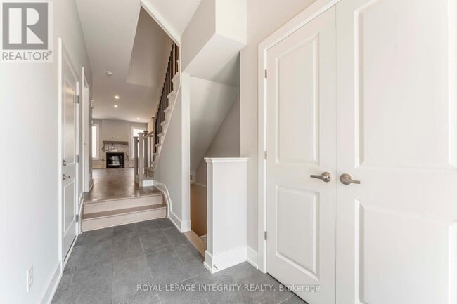 Building Photo - 1182 Cope Dr