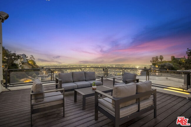 Foto del edificio - 8507 Franklin Ave