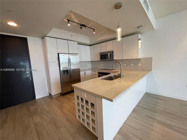 Foto del edificio - 999 SW 1st Ave