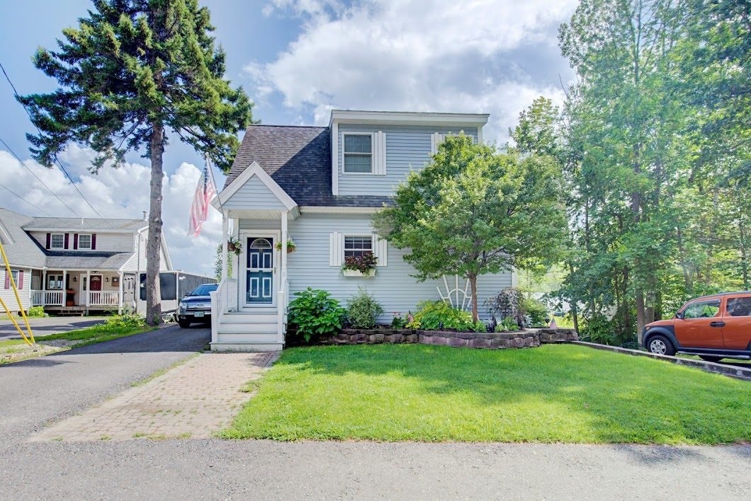Front of house - 18 Lake Shore Dr
