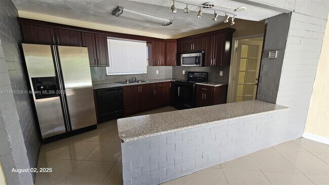 Foto del edificio - 7091 Moseley St