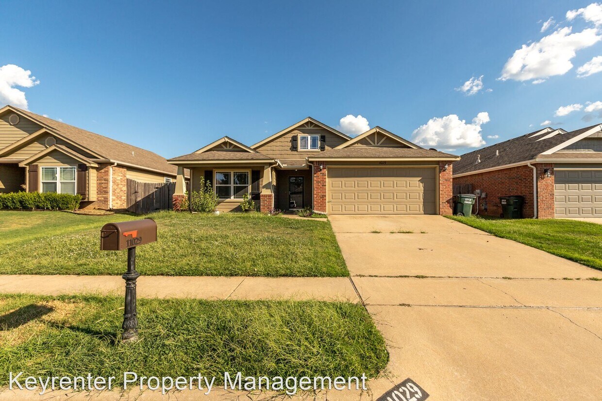 3 br, 2 bath House 11029 N 147th E Ave House Rental in Owasso, OK
