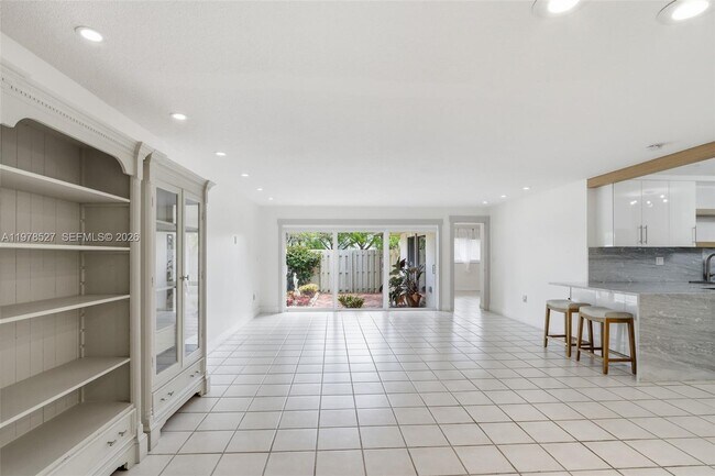 Foto del edificio - 8105 SW 81st Ct