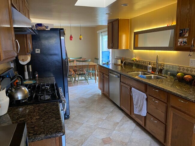 Foto del edificio - 1119 Parkview Ln