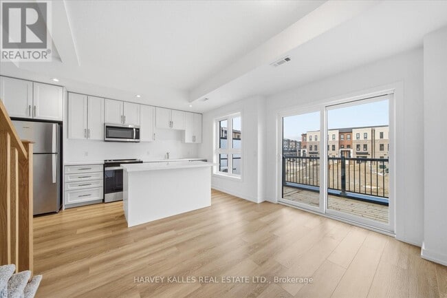 Building Photo - 61 Great Fls Blvd