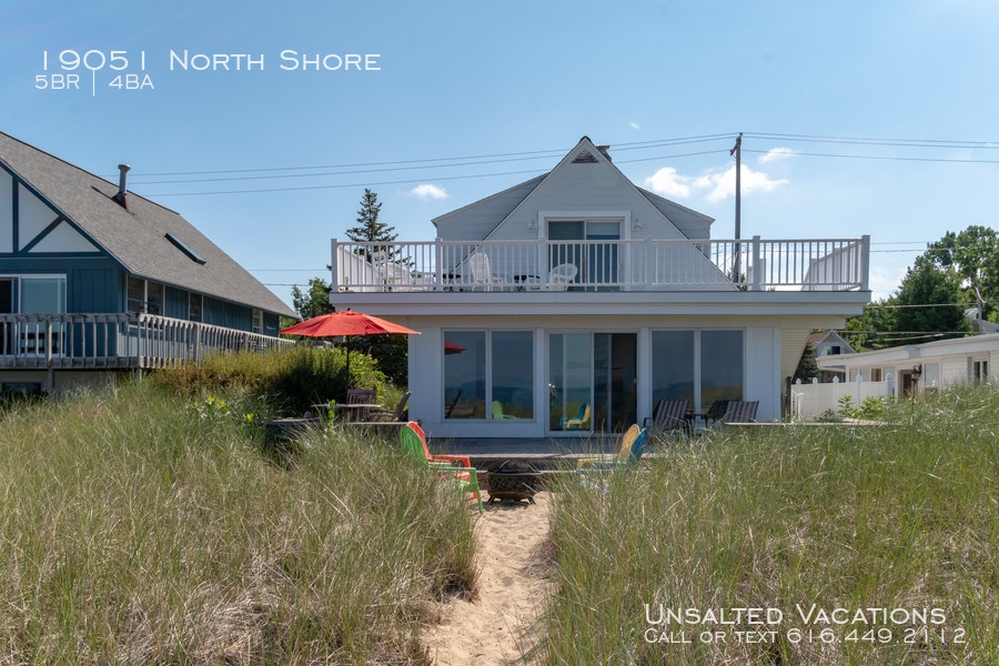 Primary Photo - Adorable 5 BR cottage on Lake Michigan