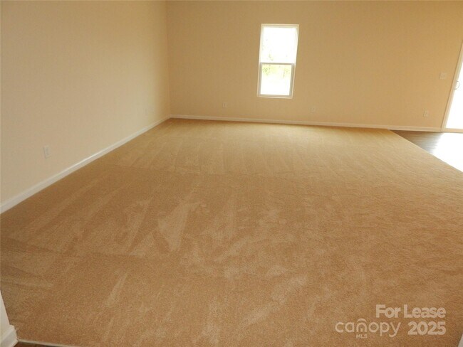 Foto del edificio - 6036 Loy Ct