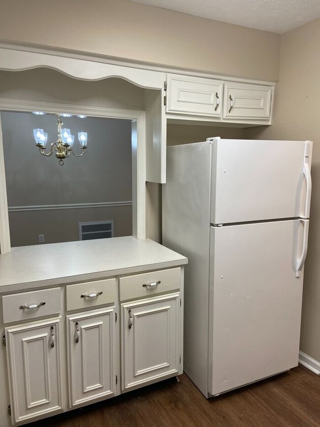 Foto del edificio - 6313 Olde Towne Dr