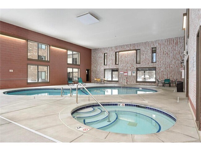 Foto del edificio - 7500 Cahill Rd