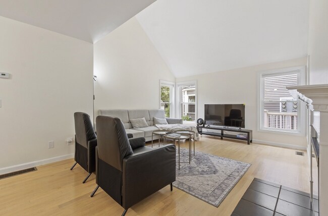 Foto del edificio - 5 Maple Ridge Dr