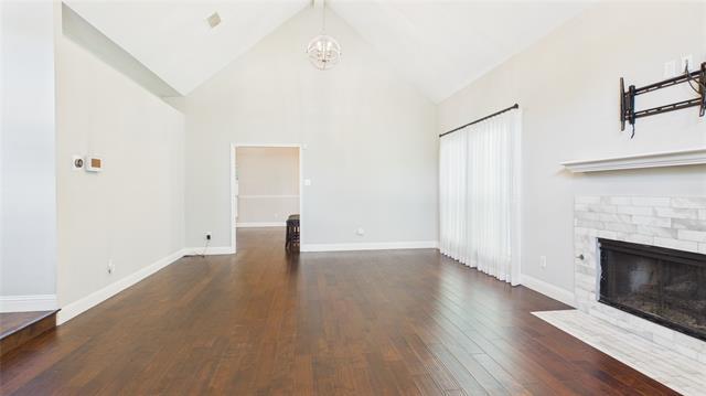 Foto del edificio - 1405 Meadowbrook Dr