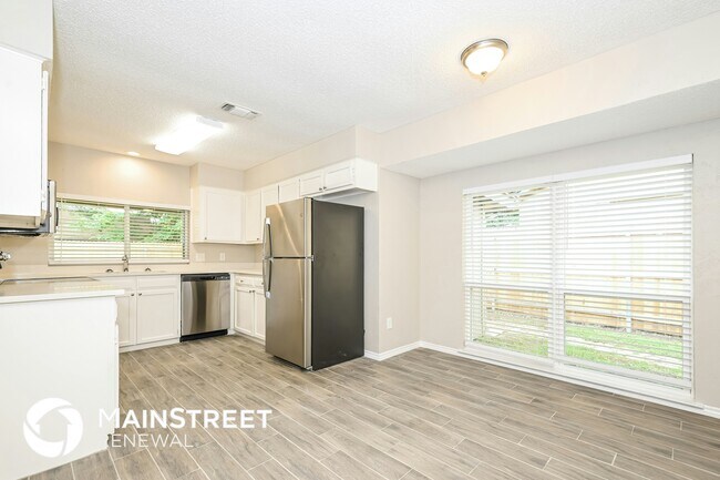 Building Photo - 1905 Dartmouth Ct