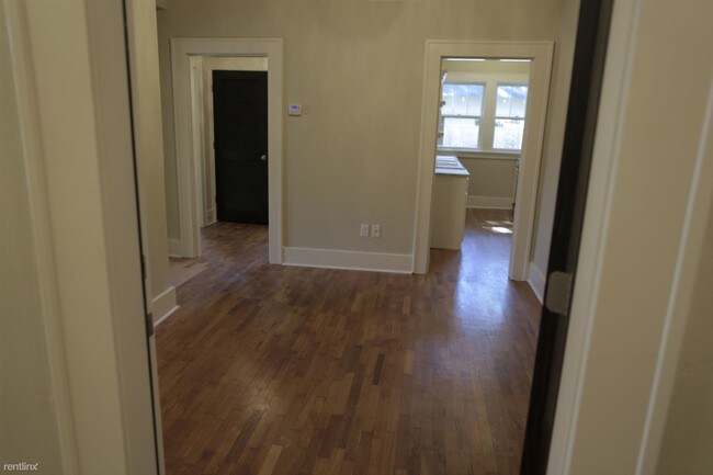 Building Photo - 523 Orange St