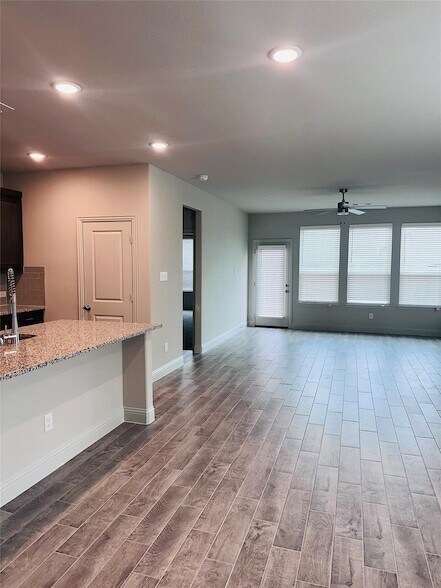 Building Photo - 3205 Lucia Wy