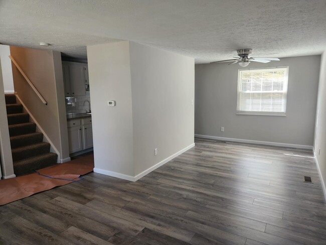 Building Photo - 2 Horizon Cir
