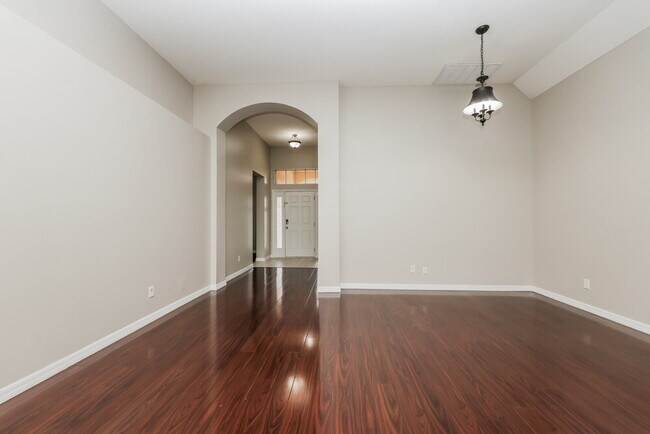 Building Photo - 30551 Annadale Dr